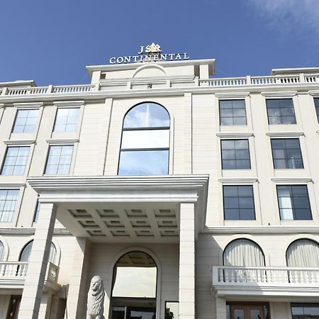 Hotel Jsr Continental Dehradun Extérieur photo