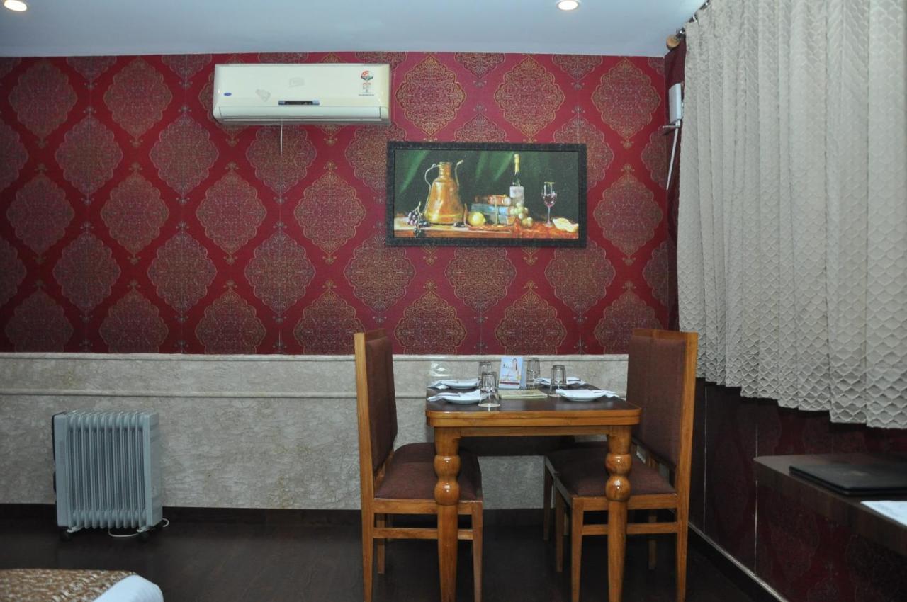 Hotel Jsr Continental Dehradun Extérieur photo