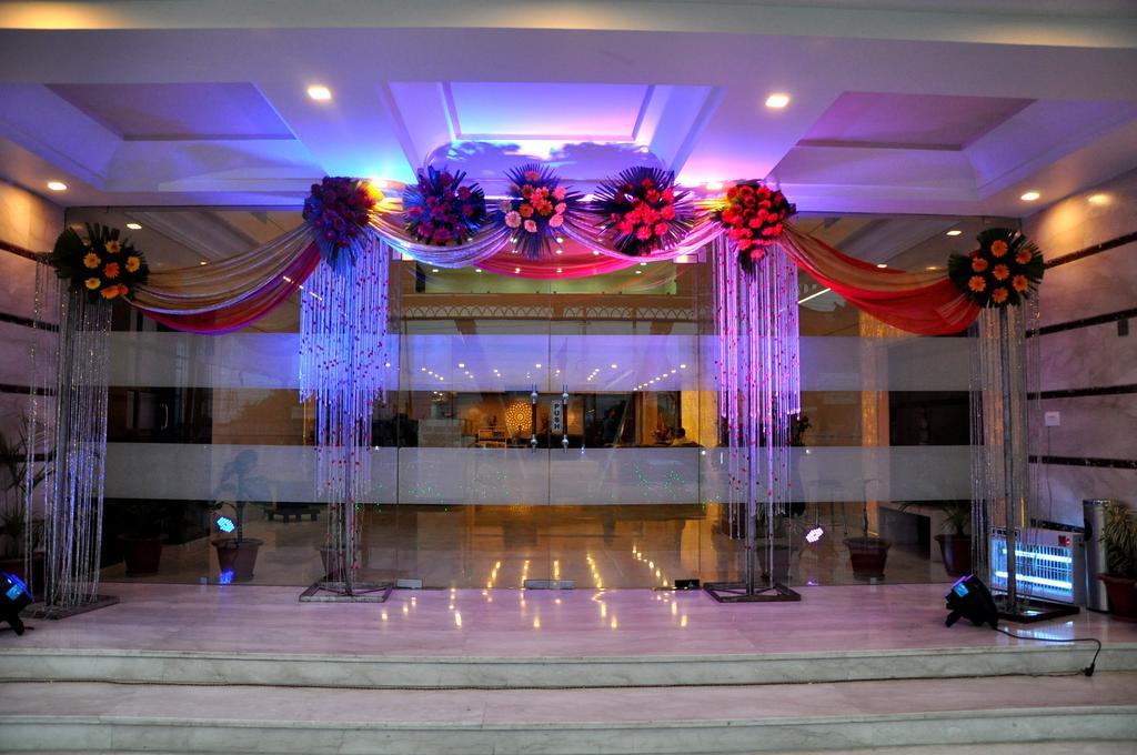 Hotel Jsr Continental Dehradun Extérieur photo
