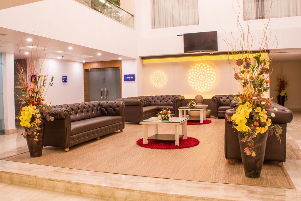 Hotel Jsr Continental Dehradun Extérieur photo
