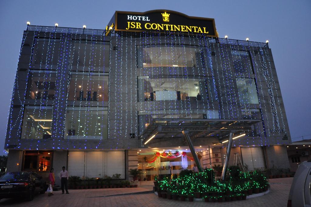Hotel Jsr Continental Dehradun Extérieur photo