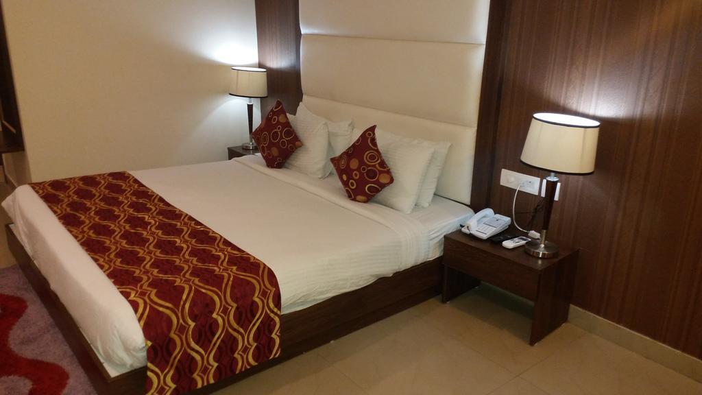Hotel Jsr Continental Dehradun Chambre photo