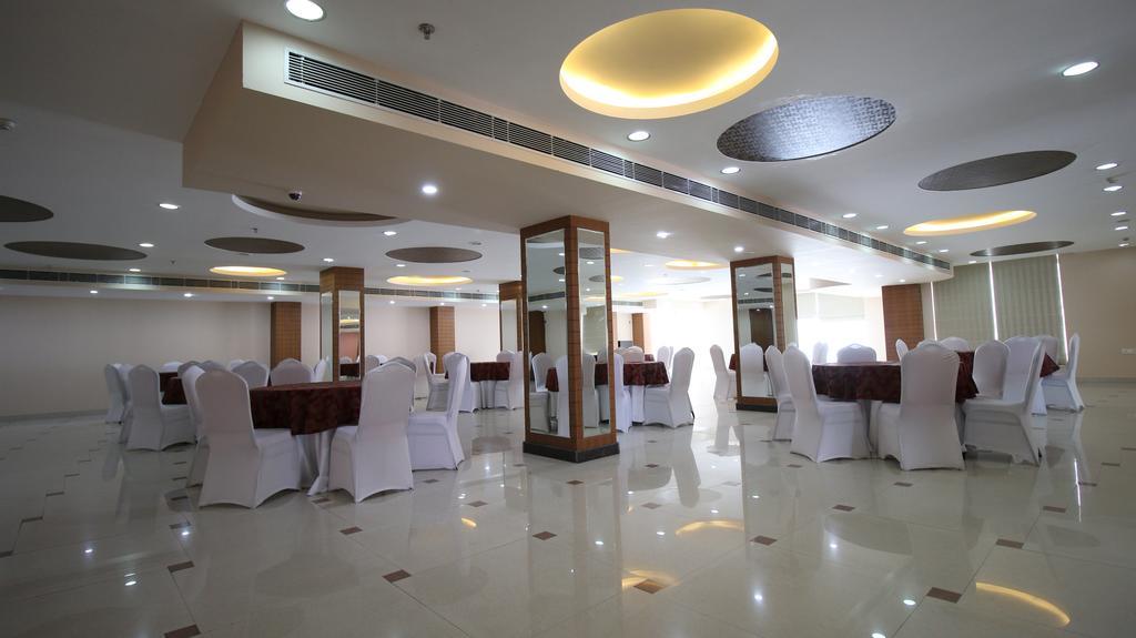 Hotel Jsr Continental Dehradun Extérieur photo