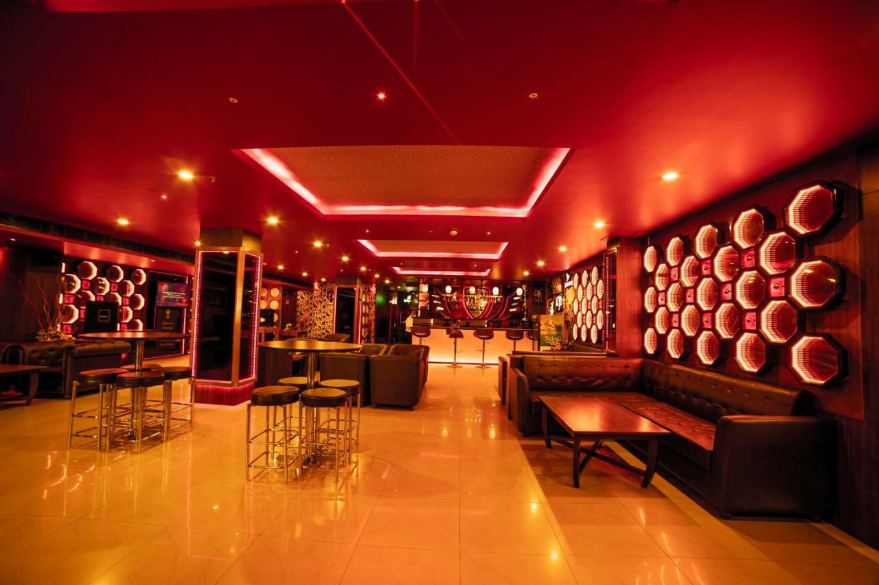 Hotel Jsr Continental Dehradun Extérieur photo