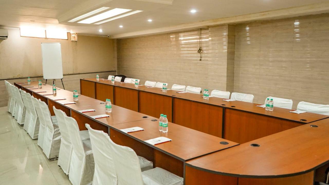 Hotel Jsr Continental Dehradun Extérieur photo