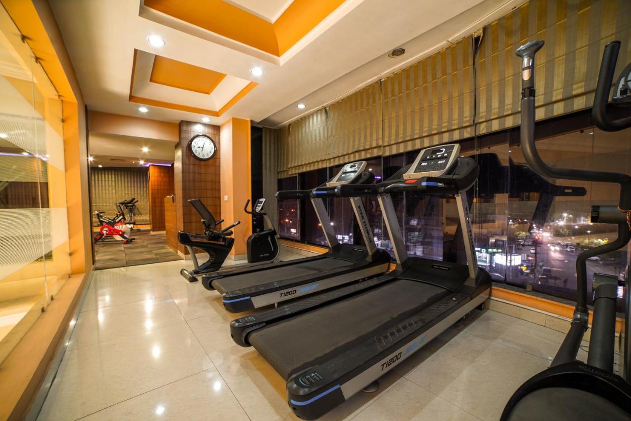 Hotel Jsr Continental Dehradun Extérieur photo